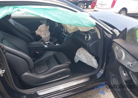 2017 Mercedes-Benz C 300 4Matic z USA, uszkodzony, nr VIN WDDWJ4KB5HF448505